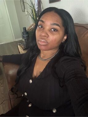 Meet your Posher, Karinda